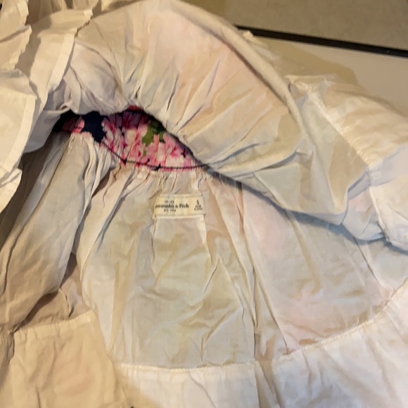 Floral poofy skirt - Picture 3 of 3